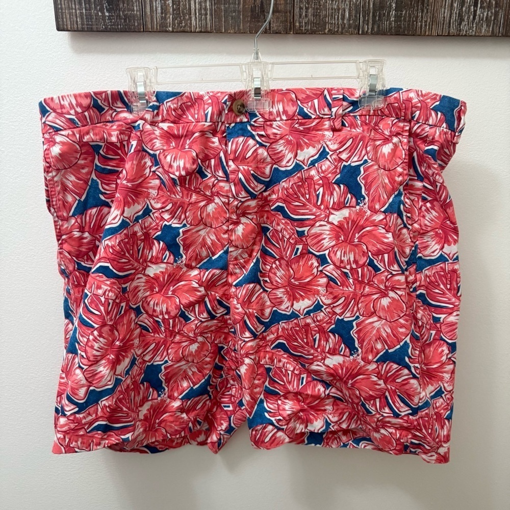 Vineyard Vines Pink and White Preppy Gingham Style l Breaker Shorts. 40